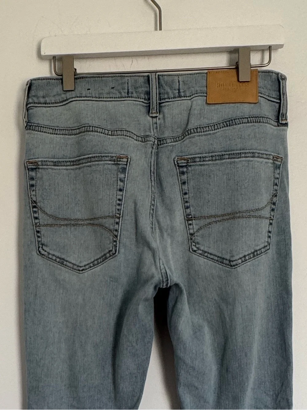 Hollister jeans distressed.